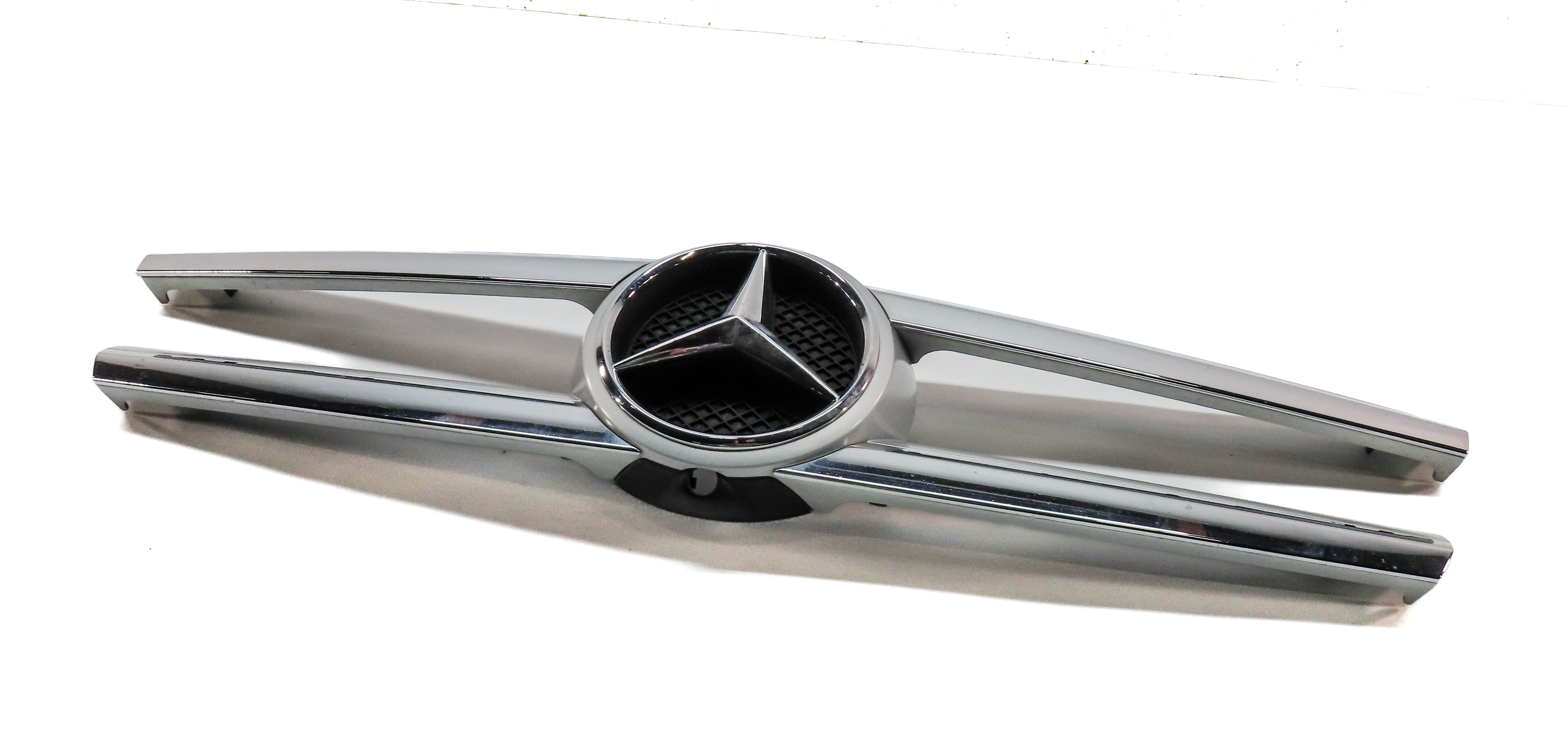 2013-2016 MERCEDES GL350 GL450 (X166) FRONT UPPER CENTER HOOD GRILLE TRIM — exact item pictured
